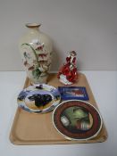 A tray containing Royal Doulton figure, 'Top Of The Hill' (a/f), Royal Vale collectors plates,