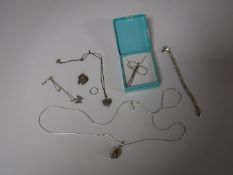A quantity of sterling silver jewellery
