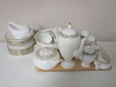 Approximately 114 pieces of Wedgwood Colchester tea and dinner china