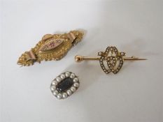A Georgian pearl memorial brooch,