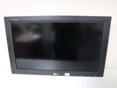 A LG Flatron 32