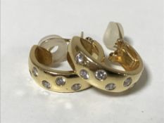 Heavy 18ct diamond earrings, approximately 1.2 ct, 12.