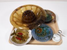 A tray containing an early twentieth century glass rose bowl, on stand,