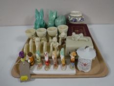 A tray of clover Walt Disney Snow White & Seven Dwarves toast rack,