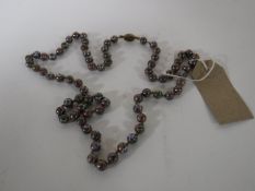A cloisonne bead necklace