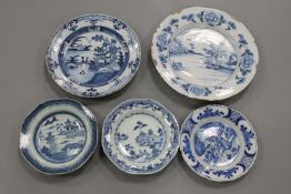 An 18th century tin glazed delft charger, diameter 34.