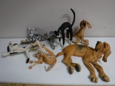 Six country artist figures - Cats and dogs