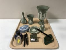 A tray containing six pieces of jasper ware, Parker fountain pen, pot of ink,