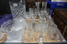 A tray of assorted glass ware,