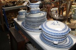 Thirty four pieces of Maling Duchess dinner ware