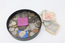 An 1821 Dr Johann Smidt coin, together with bank notes and other later coins.