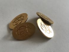 A pair of 18ct gold cuff links