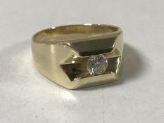 An 18ct gold solitaire diamond ring, size R.