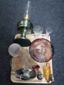 A tray of assorted glass ware including studio glass dragon fly bowl,