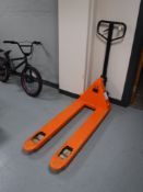 A pallet truck (weight lift 2500 kg)