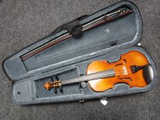 A Primavera 3/4 size violin,