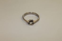An 18ct white gold princess cut diamond ring