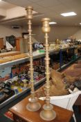 A pair of brass turned candlesticks (2)