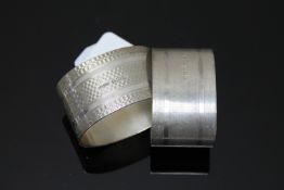 A fine pair of oval silver serviette rings (2)