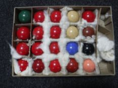 A set of boxed Crystalate snooker balls