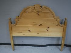 A pine 5' bed head