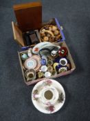 Two boxes of wooden boxes, wooden fruit bowl and fruit, cameras, china,