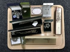 A collection of sterling silver and white metal jewellery (Q)