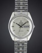 A RARE GENTLEMAN'S STAINLESS STEEL OMEGA SEAMASTER AUTOMATIC CHRONOMETER BRACELET WATCH CIRCA 1970,