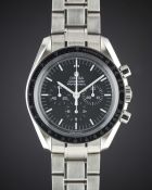 A GENTLEMAN'S STAINLESS STEEL OMEGA SPEEDMASTER CHRONOGRAPH BRACELET WATCH DATED 2016, REF.