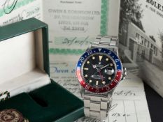 A RARE GENTLEMAN'S STAINLESS STEEL ROLEX OYSTER PERPETUAL DATE GMT MASTER BRACELET WATCH DATED 1972,
