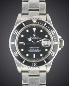 A GENTLEMAN'S STAINLESS STEEL ROLEX OYSTER PERPETUAL DATE SUBMARINER BRACELET WATCH CIRCA 1982, REF.