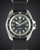 A GENTLEMAN'S STAINLESS STEEL BRITISH MILITARY ISSUED CWC QUARTZ ROYAL NAVY MARINES WRIST WATCH
