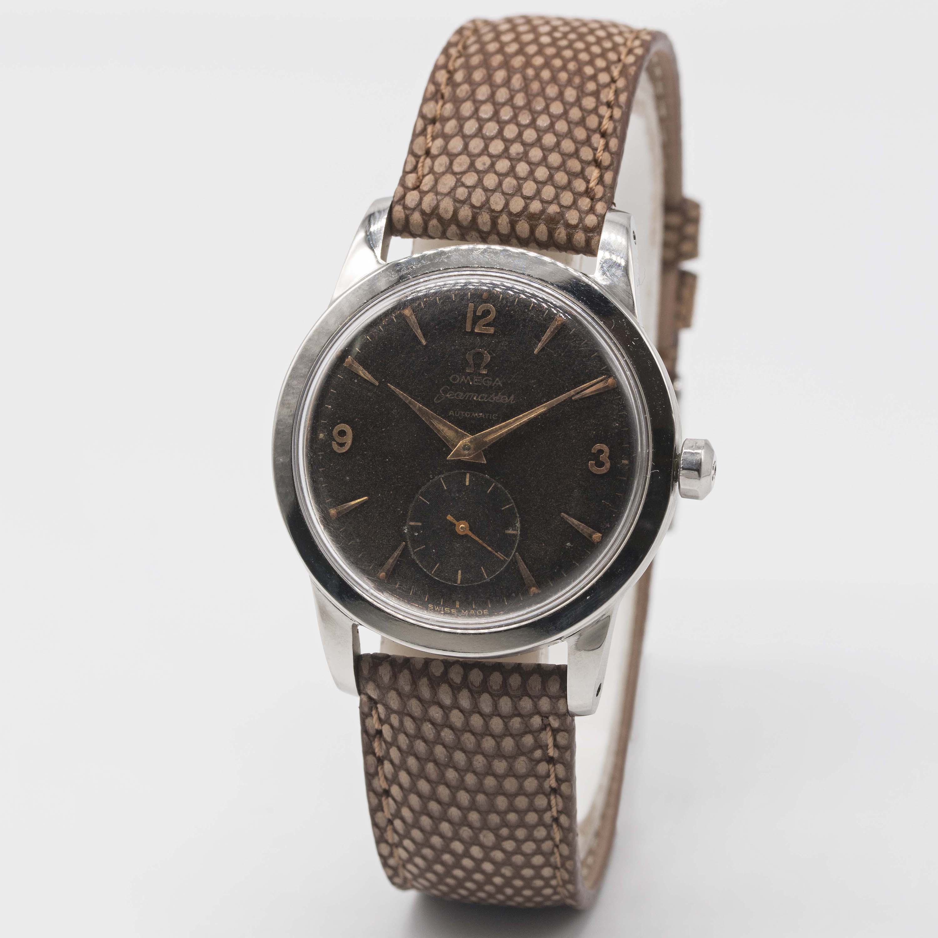 A GENTLEMAN'S STAINLESS STEEL OMEGA SEAMASTER AUTOMATIC WRIST WATCH CIRCA 1950, REF. C2576-2 WITH - Image 4 of 10