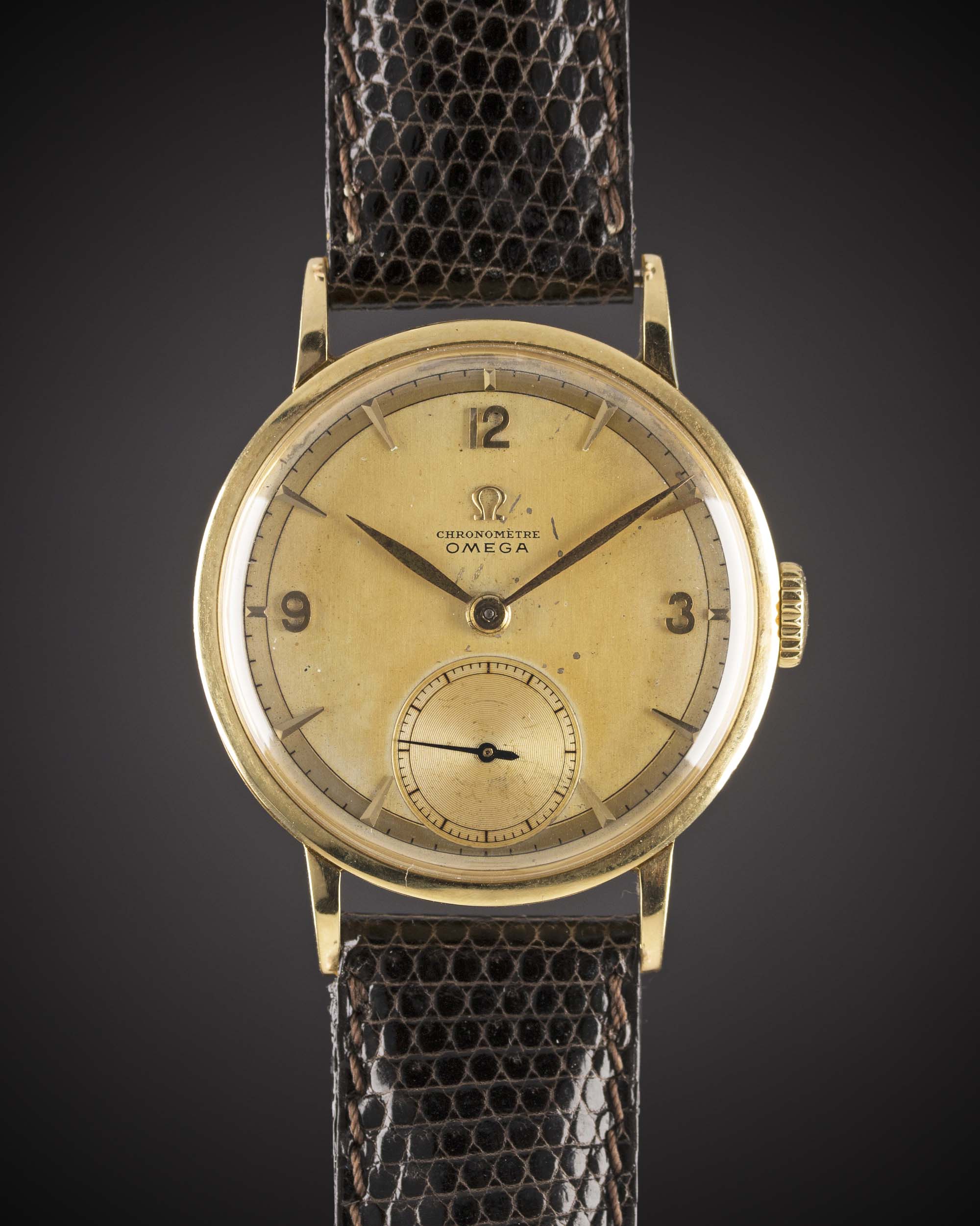 A RARE GENTLEMAN'S 18K SOLID YELLOW GOLD OMEGA CHRONOMETRE WRIST WATCH CIRCA 1944, WITH TWO TONE - Image 2 of 2