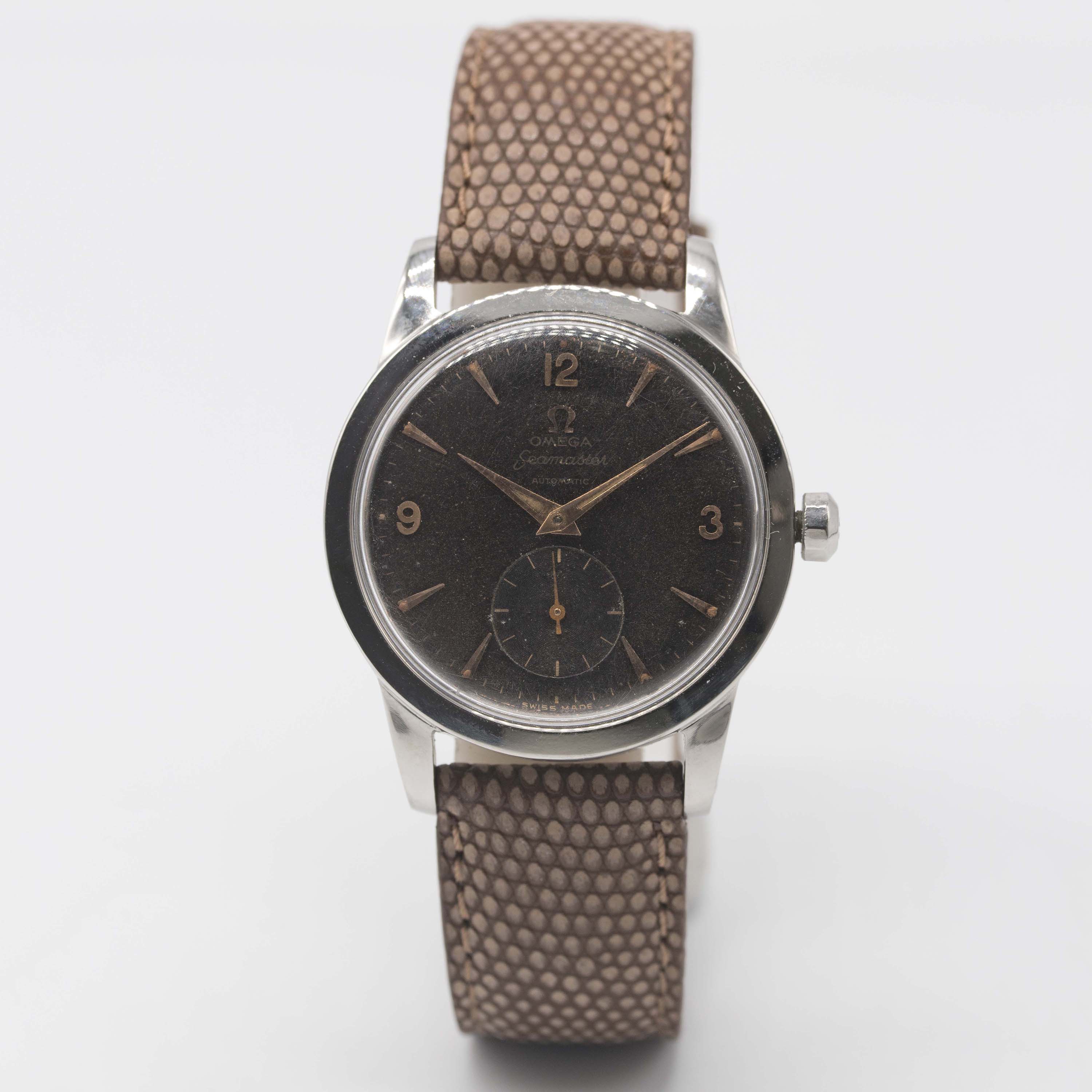 A GENTLEMAN'S STAINLESS STEEL OMEGA SEAMASTER AUTOMATIC WRIST WATCH CIRCA 1950, REF. C2576-2 WITH - Image 2 of 10