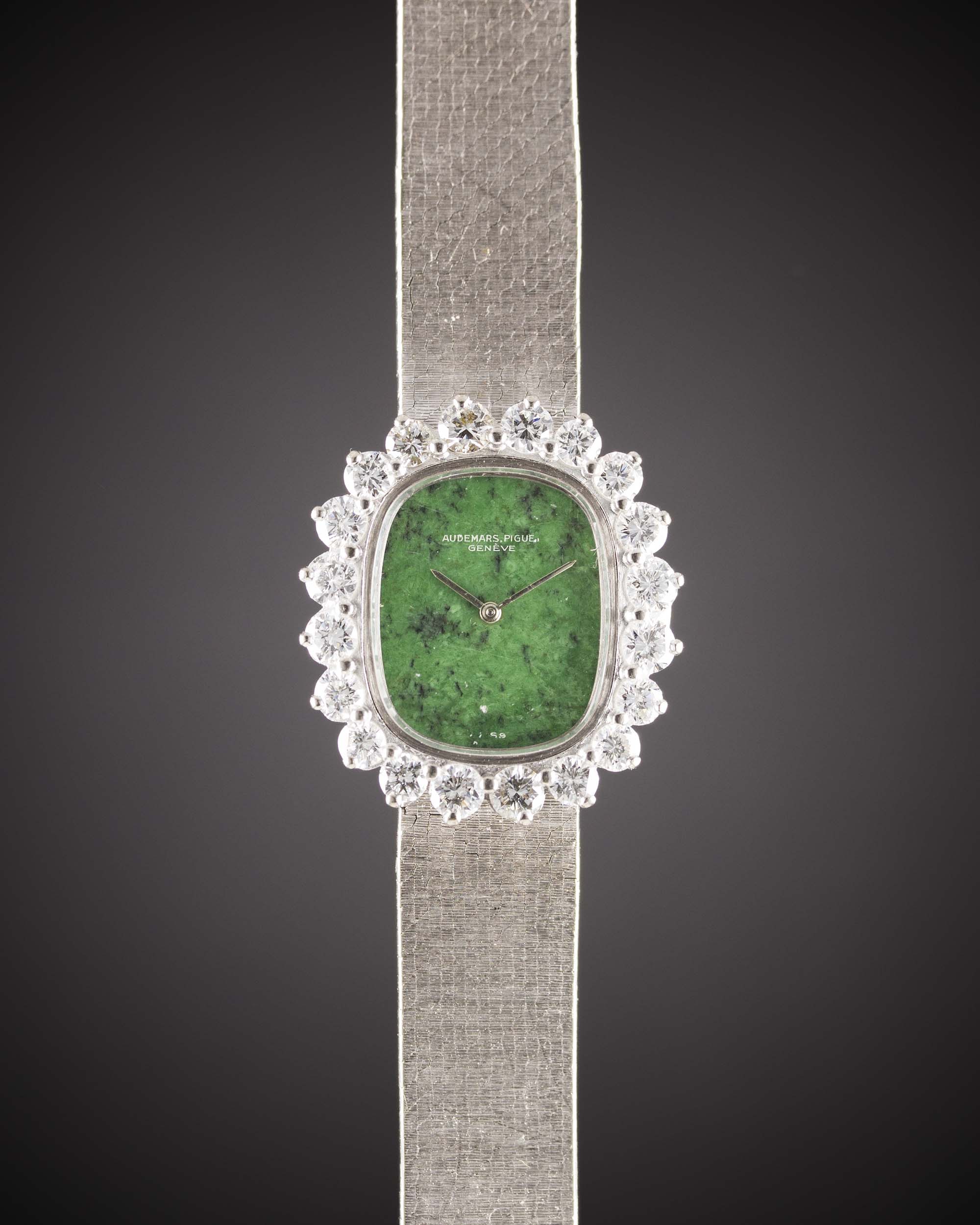 A FINE LADIES 18K SOLID WHITE GOLD & DIAMOND AUDEMARS PIGUET BRACELET WATCH CIRCA 1970s, WITH