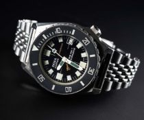 A RARE GENTLEMAN'S STAINLESS STEEL DOXA SPIROTECHNIQUE SUB 600T PROFESSIONAL AUTOMATIC DIVERS