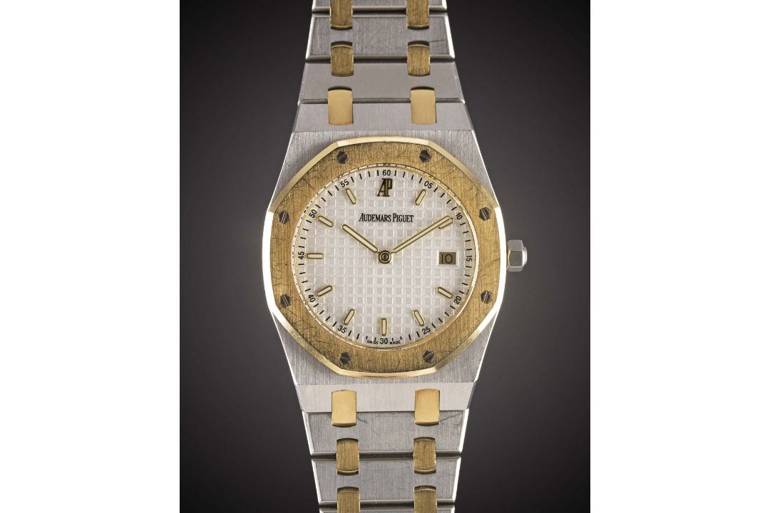 A MID SIZE STEEL & GOLD AUDEMARS PIGUET ROYAL OAK BRACELET WATCH DATED 2010, REF. 56175SA/O/0789SA/