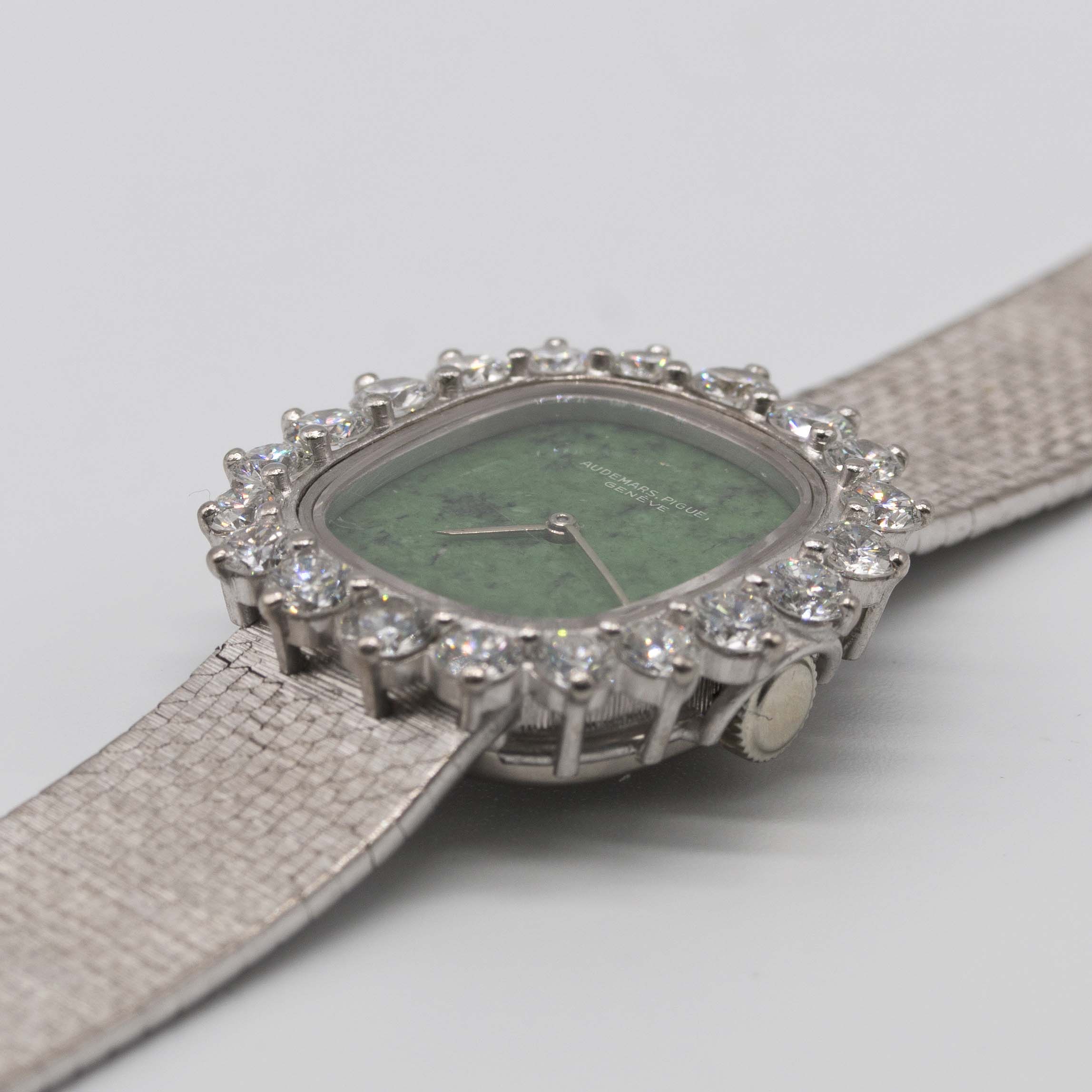 A FINE LADIES 18K SOLID WHITE GOLD & DIAMOND AUDEMARS PIGUET BRACELET WATCH CIRCA 1970s, WITH - Image 3 of 10