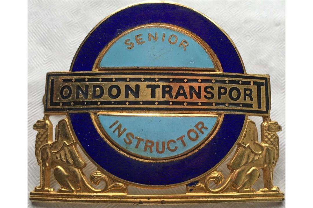 London Transport Central Buses Senior Driving Instructor's CAP BADGE. This is the early 1960s