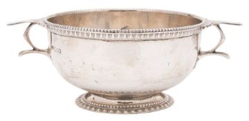 An Edward VII silver porringer, maker James Wakely & Frank Wheeler, London,