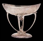 An Edward VII silver table center-piece, maker Goldsmiths & Silversmiths Co. Ltd.