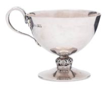 A George V Irish silver pedestal cup, maker Wakely & Wheeler,