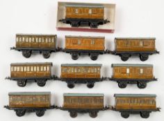 Hornby O gauge, a group of ten LNER passenger coaches:,