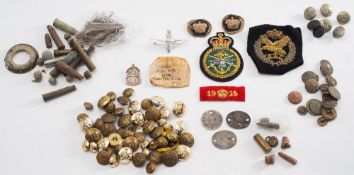 A collection of various WWI and WWII Regimental buttons:,
