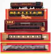 Hornby and others, a group of OO/HO passenger coaches:,