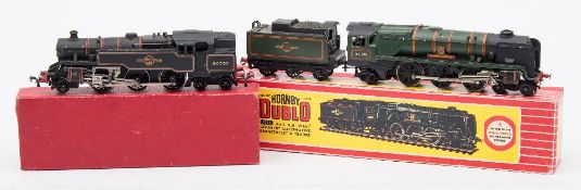 Hornby Dublo OO/HO 2-rail 4-6-2 SR West Country locomotive 'Barnstaple' and tender:, No 2235.