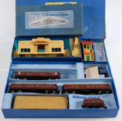 A Hornby Dublo OO/HO three rail electric passenger train set EDP2:,