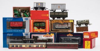 Bachmann, Dapol, Hornby and others, a collection of OO/HO rolling stock:,