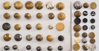 A collection of various hunt and military buttons including Avon Vale, Irish Volunteers: and others.